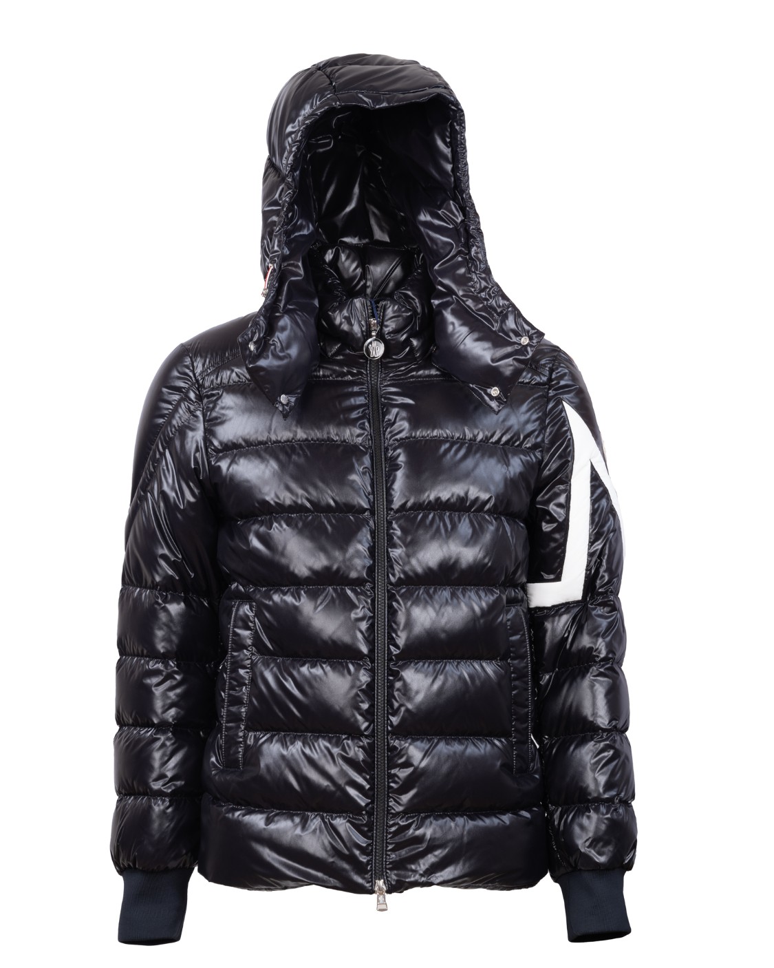 shop MONCLER Sales Giacchetto: Moncler piumino corto " Corydale" realizzato nell’iconico nylon laqué.
Fodera in nylon laqué.
Imbottitura in piuma.
Cappuccio fisso regolabile con coulisse elastica.
Lettera M in longue saison opaco intagliata e ricamata.
Chiusura con zip.
Collo con bottone a pressione bombato, zincato e logato.
Tasche esterne e interne con zip.
Fondo del capo regolabile con coulisse elastica.
Composizione esterno: 100% Poliammide.
Composizione fodera: 100% Poliammide.
Imbottitura: 90% Piumino, 10% Piuma.
Made in Romania.. CORYDALE 1A00101 68950-999 number 7143741
